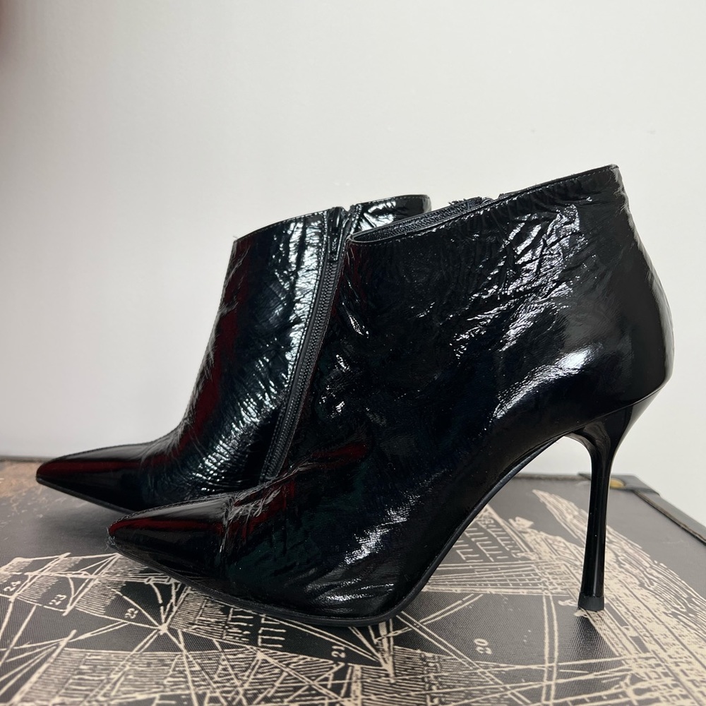 Le Chateau - Black stiletto booties